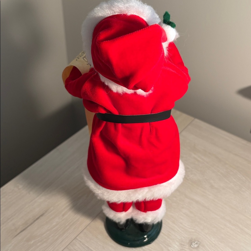 Byers Choice Carolers Santa Claus/Red Velvet Suit and List/Made for Talbots 2000 - Picture 4 of 9